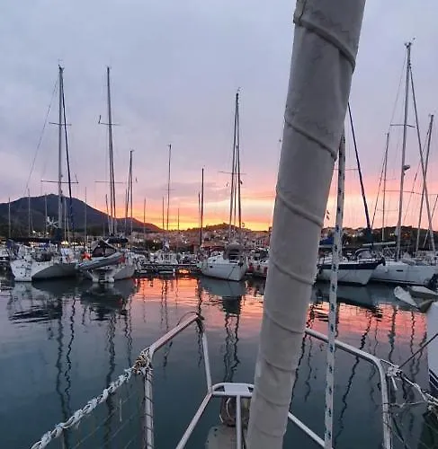 Ботель Le Voilier Du Soleil