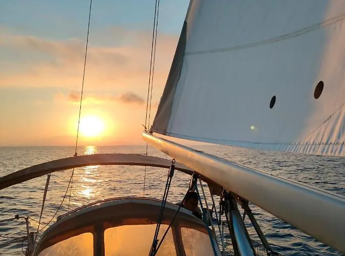 Le Voilier Du Soleil Ботель